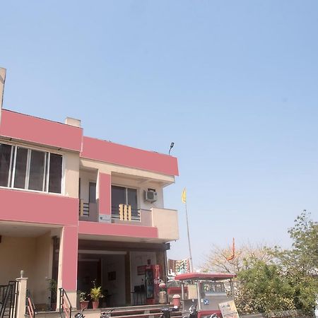 Oyo 11743 Hotel Shree Krishna Ουνταϊπούρ Εξωτερικό φωτογραφία